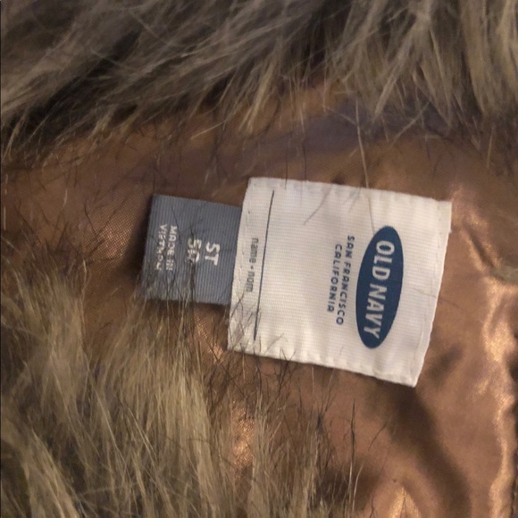 Old Navy faux fur vest - Picture 8 of 13